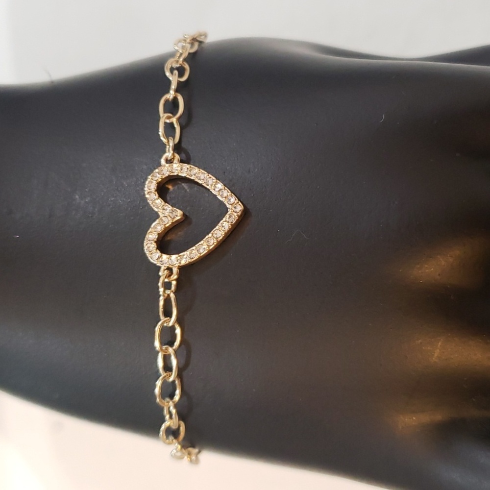 Crystal Heart Bracelet NWOT